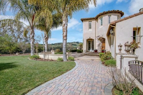 2560 Muirfield Way, Gilroy, CA 95020-3063