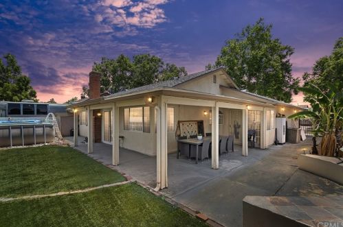 11121 Wayfield Rd, Riverside, CA 92505-3523