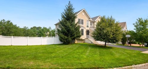 12 Tiffany Ct, Old Bridge, NJ 08857-3566