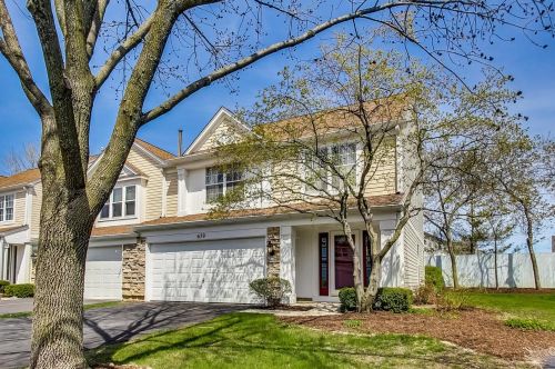 679 Charter Hall Dr, Palatine, IL 60067-8681