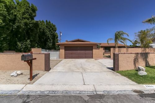 2306 Finley Rd, Palm Springs, CA 92262-2438