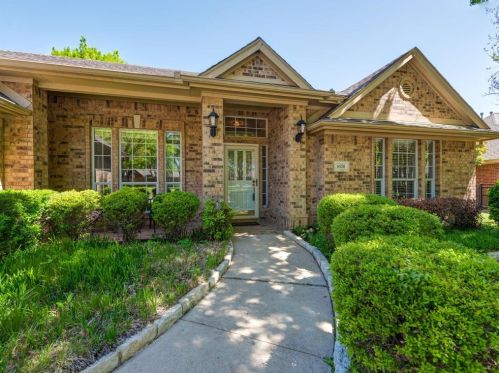 6520 Stone Creek Trl, Fort Worth, TX 76137-1924