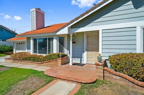 886 Cheshire St, Rialto, CA 92377-4554