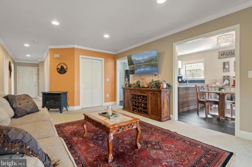 30 Mill Pond Dr, Lancaster PA  17603-7411 exterior