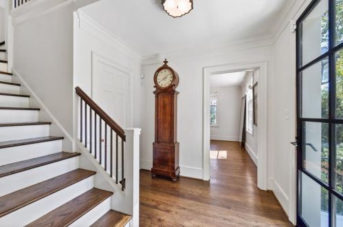 4238 Club Ln, Atlanta GA  30319-1140 exterior