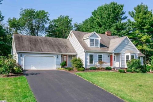 1010 Ridgemont Dr, Staunton, VA 24401-3512