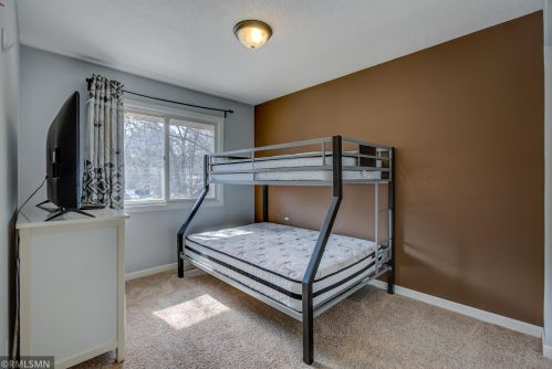 275 Burlington Rd, Saint Paul MN  55119-5376 exterior
