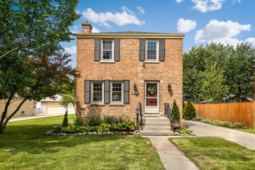 852 Spg Rd, Elmhurst IL  60126-3858 exterior