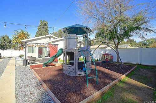 4436 Edgewood Pl, Riverside CA  92506-1077 exterior