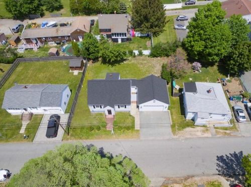 18 Randolph Ave, Tiverton, RI 02878-1528