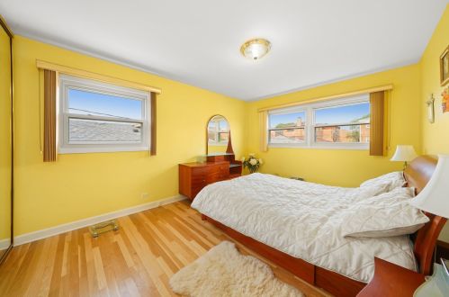 8830 Elmore St, Niles IL 60714-2413 exterior