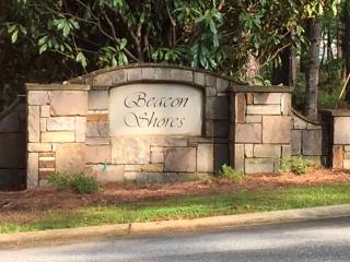 202 Beacon Shores Dr, Seneca, SC 29672-6957