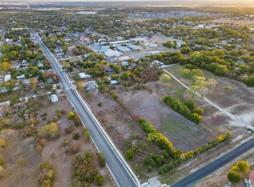 601 Burleson St, Uhland TX 78640-5323 exterior