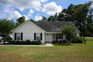 700 Edgewater Pl, Hahira, GA 31632-1280
