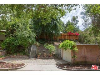 370 Glenullen Dr, Pasadena, CA 91105-2100
