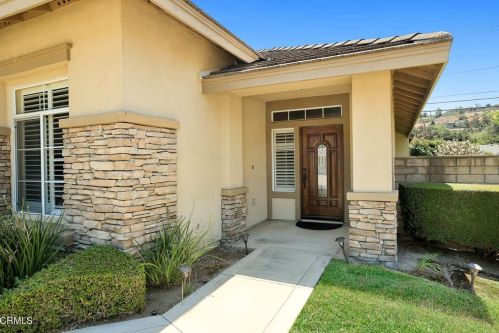 1590 Manor Ln, Glendora, CA 91741-3810