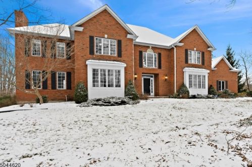 18 Maria Dr, Sparta, NJ 07871-3042