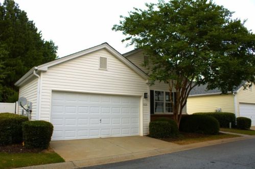 925 Oaks Dr, Holly Springs, GA 30188-8305