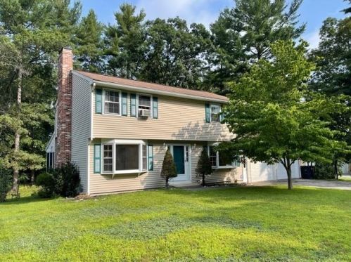 3 Candia St, Nashua, NH 03063-1134