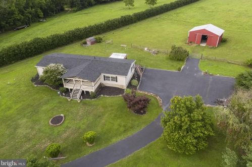 376 Woodstown Rd, Auburn, NJ 08085-3162