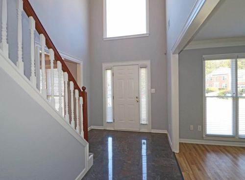 1045 Ashford Manor Ct, Lilburn, GA 30047-6681
