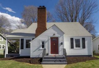 438 Poplar Ave, Waynesboro, VA 22980-4347