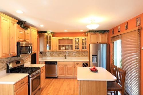 15315 Ridgeland Ave, Oak Forest, IL 60452-1618