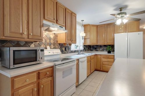 5 Mountain Meadow Trl, Wilton, NH 03086-5340