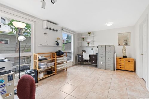 243 Ainahou St, Honolulu HI  96825-1512 exterior
