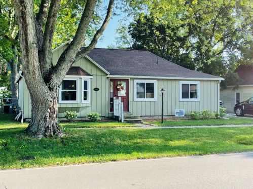 103 Sherman St, Saint Joseph, IL 61873-8918