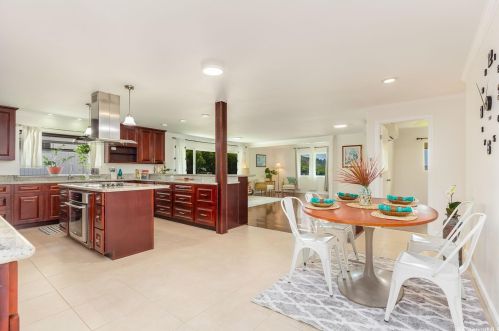 1752 Ala Noe Way, Honolulu, HI 96819-1457