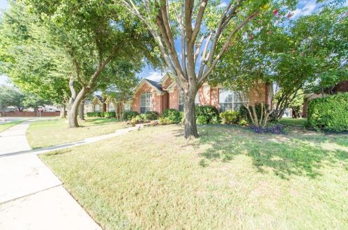 334 Touchdown Dr, Irving TX  75063-5340 exterior