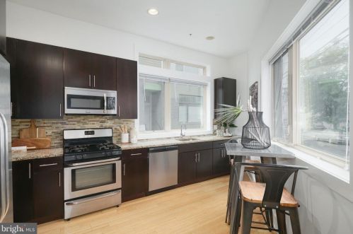 1105 Hancock St, Philadelphia, PA 19123-1651