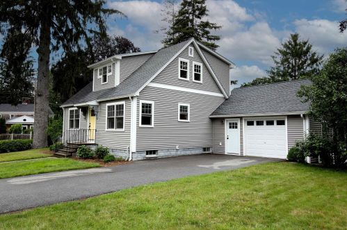 2 Fairview Dr, Portsmouth, NH 03801-3529