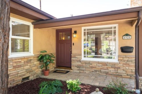 4925 Vicwood Ave, Glendale, CA 91214-2955