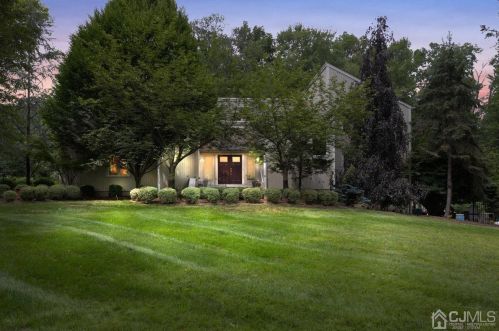 18 Lance Rd, Lebanon, NJ 08833-5005