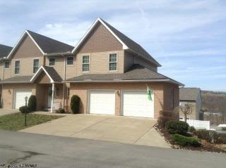 2 Palmetto Dr, Morgantown, WV 26508-8003