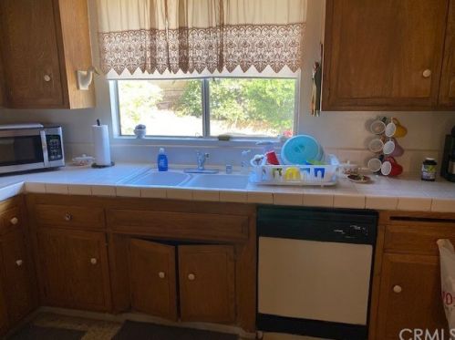 3525 Meadowview Dr, Riverside, CA 92503-4722