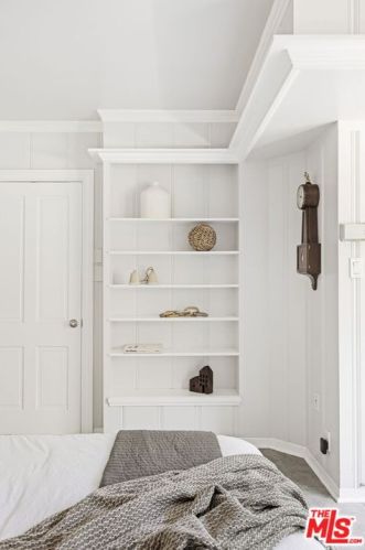 2480 Chevy Chase Dr, Glendale CA  91206-1845 exterior