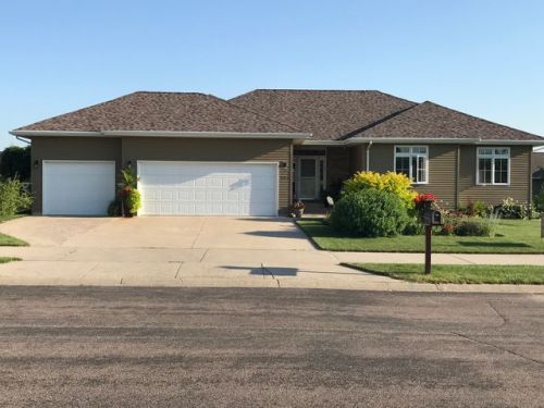502 Windstar St, Marshall, MN 56258-5501