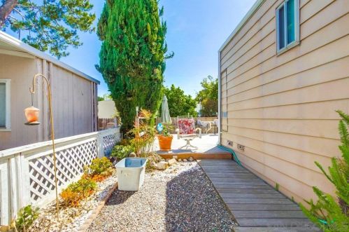 1145 Barham Dr, San Marcos CA  92078-4532 exterior