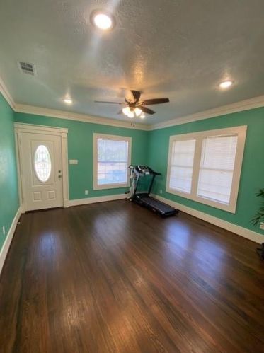 1504 Rosedale St, Fort Worth, TX 76104-5635