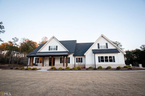 700 Forest Pointe Dr, Forsyth, GA 31029-6126