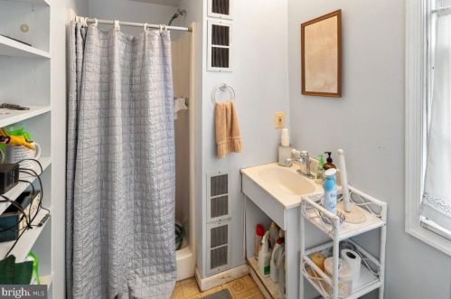 1601 Lawrence Rd, Trenton NJ 08648 exterior