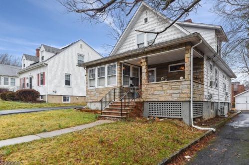 11 Marmon Ter, Town Center, NJ 07052-2220