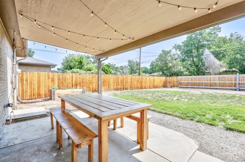 2938 Oneida St, Denver CO  80207-2913 exterior