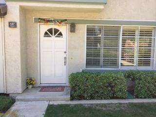 147 Oxford, Irvine CA  92612-2667 exterior