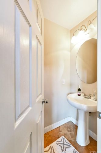 12372 Brianwood Dr, Riverside CA 92503-6754 exterior