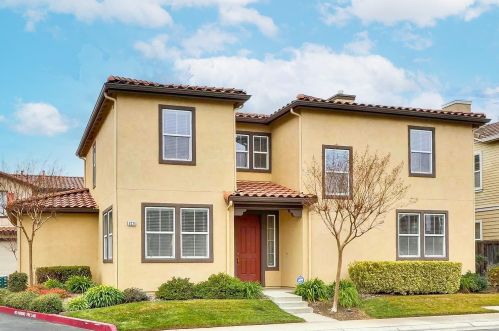 8224 Crystal Walk Cir, Elk Grove, CA 95758-8081