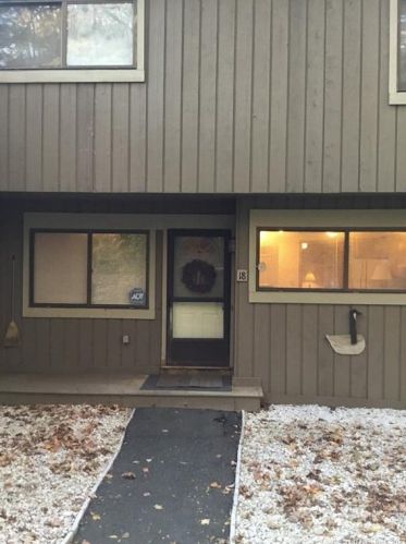 18 Tamarack Ln, Woodbury, CT 06798-3211